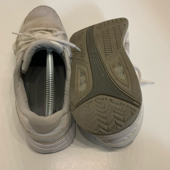 Mw928wm3 White Walking Shoes Sz 9 2e 